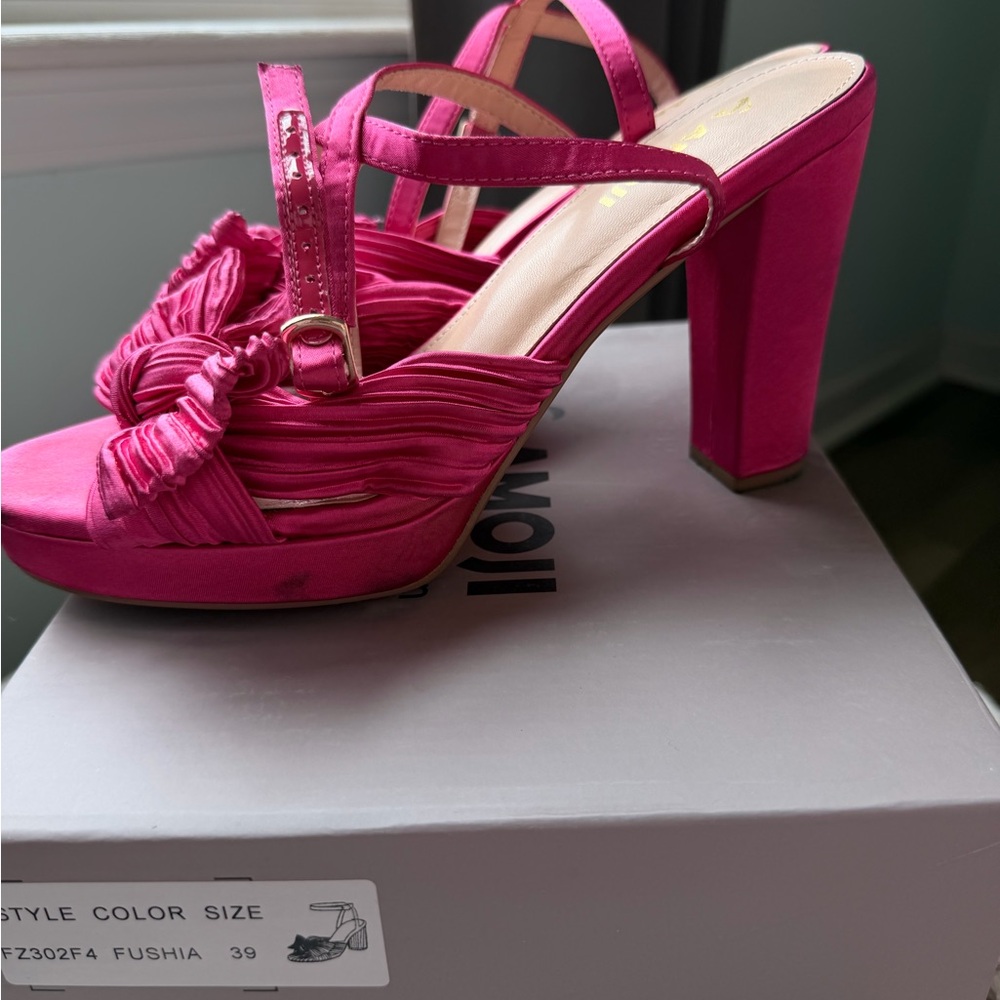 Hot Pink Satin Heels – Size 8.5 - Picture 5 of 7